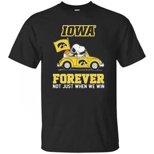 Snoopy T-Shirt Woodstock Driving Car Iowa Hawkeyes Cartoon Graphic 93